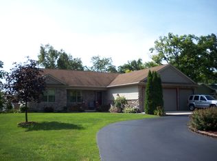 2424 S Teut Rd, Burlington, WI 53105