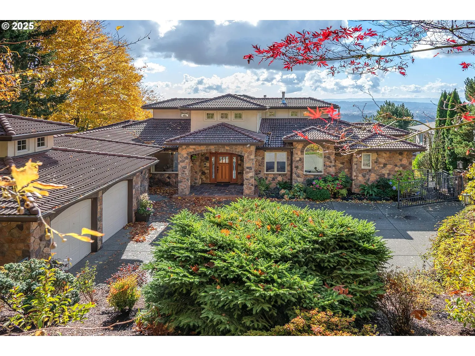 1917 NW Tivoli Ln photo 1