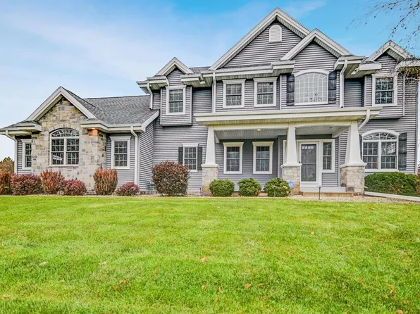 6393 Irving Drive, Sun Prairie, WI 53590