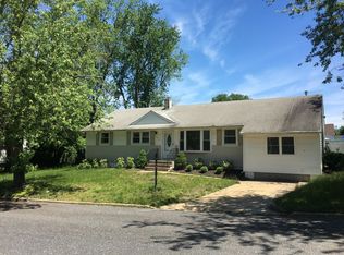 702 Green Grove Pl, Neptune, NJ 07753