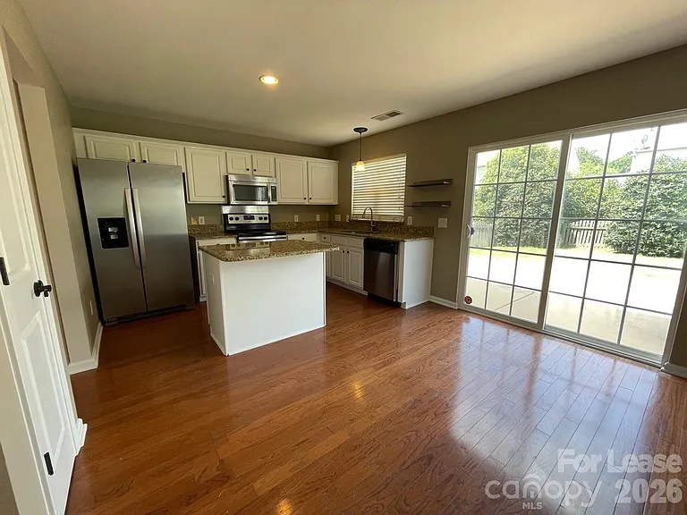 9204 Bellegarde Dr — Photo 6