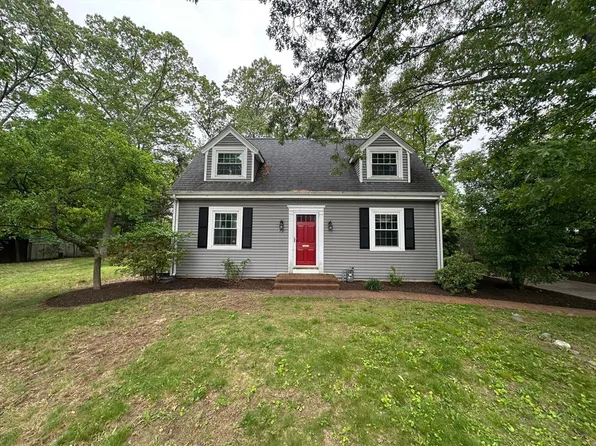 73 Allen Ave, Attleboro, MA 02703