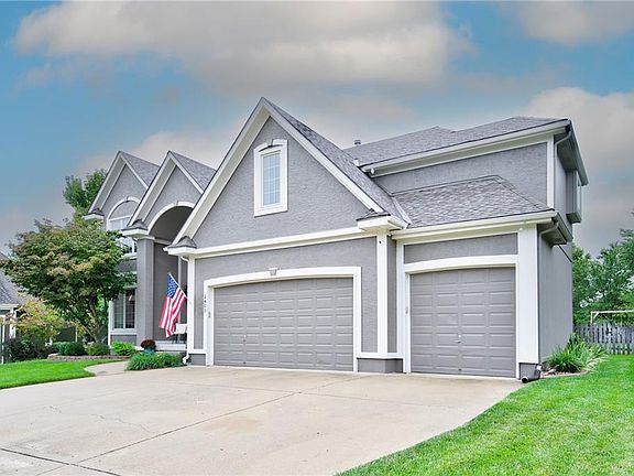 2nd image of 2405 SW Winterwood Ct