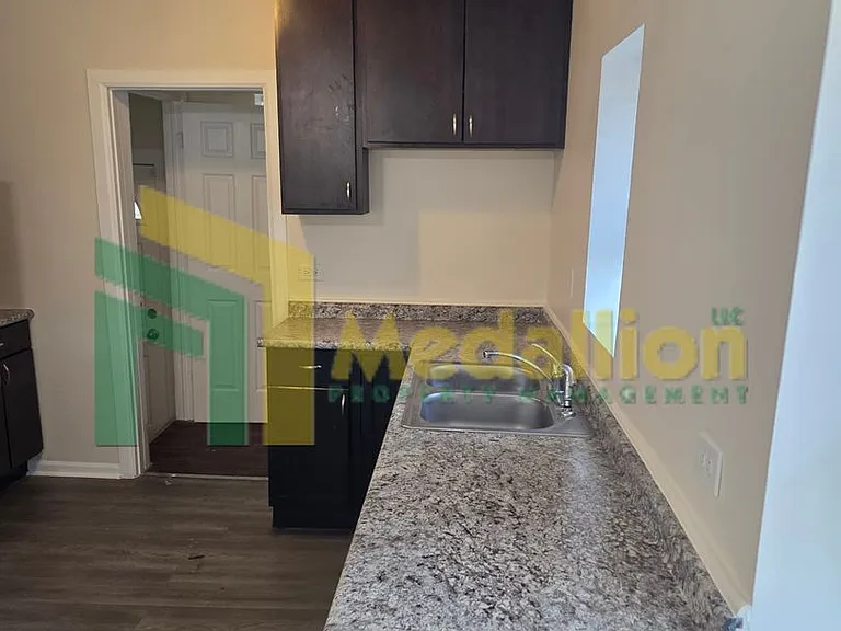 8749 S Wabash Ave — Photo 9