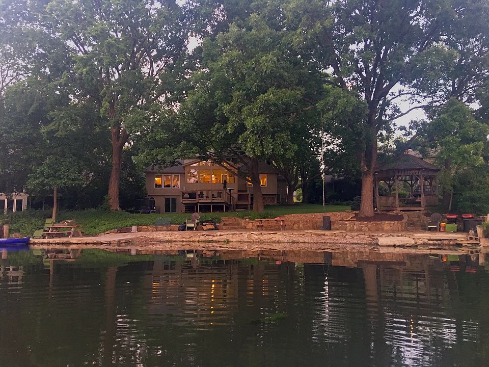 80' water edge patio