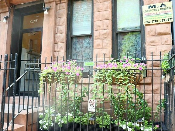 2nd image of 426 W 45th St APT 3RE