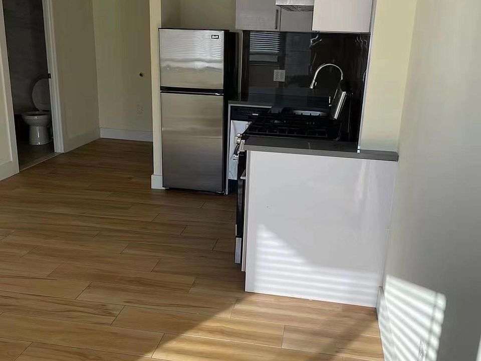 1st image of 13920 34th Ave #8E