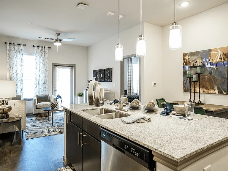 The Grand at Manor Apartments — Photo 31