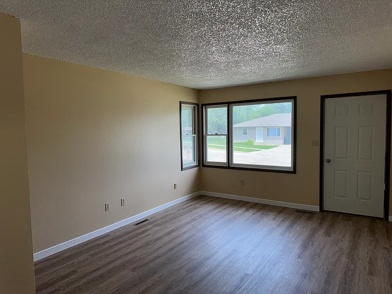 111 Westgate St — Photo 3