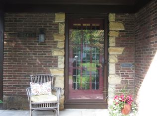 3260 Lansmere Rd, Shaker Heights, OH 44122