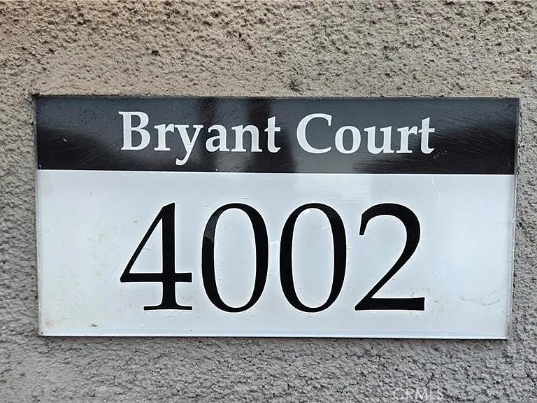 4002 Bryant Ct — Photo 2