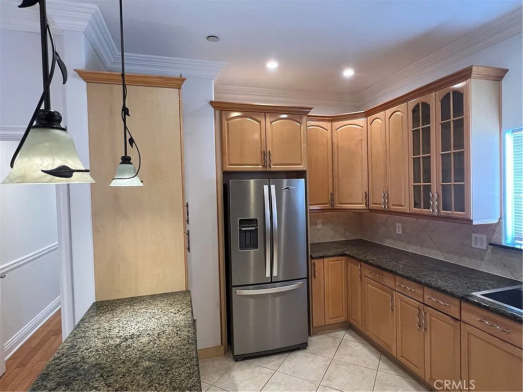3 bed, 1400 sqft, $3,850 — Photo 2