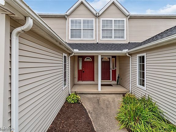 3rd image of 673 Hickory Grove Ct