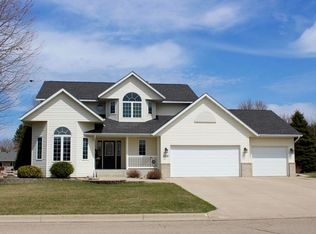 456 4th St SW, Blooming Prairie, MN 55917