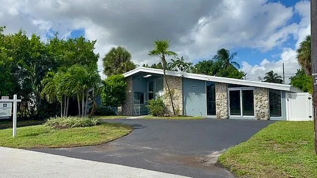 4411 NE 13th Ter