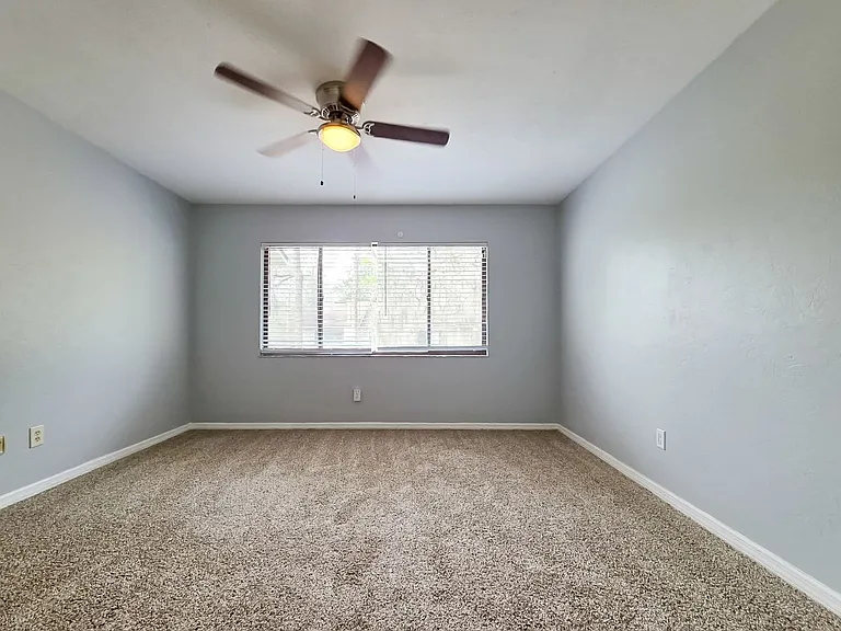6210 SW 8th Ln — Photo 14
