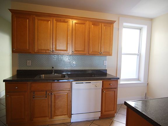5th image of 2828 47th St APT 3R