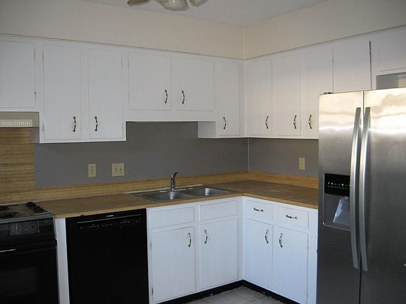 2nd image of 4605 Old Lantern Way