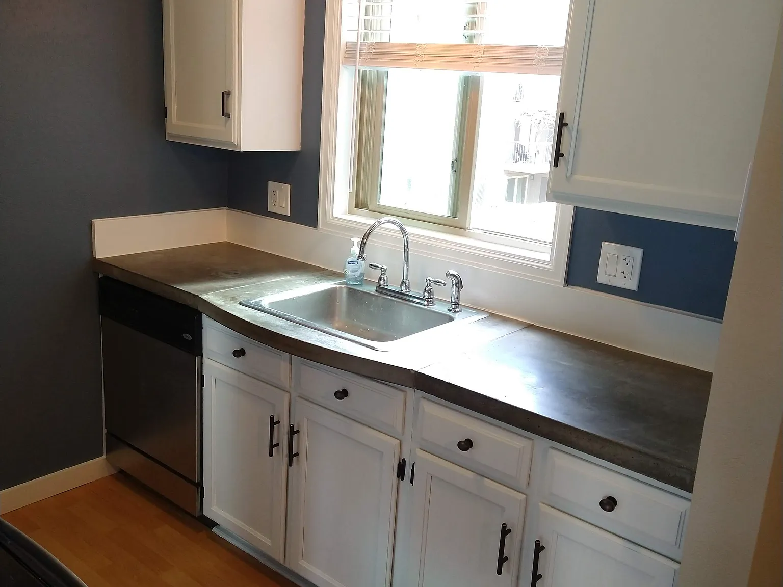 2 bed, 900 sqft, $2,900 — Photo 3