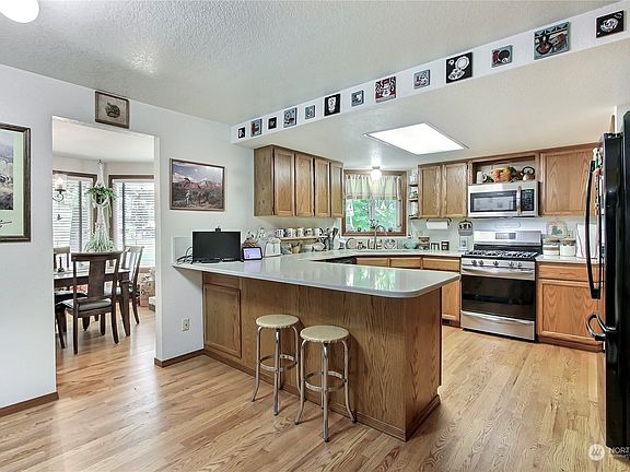 4th image of 5014 Oakmont Place SE