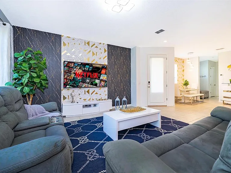 664 Benoi Dr — Photo 13