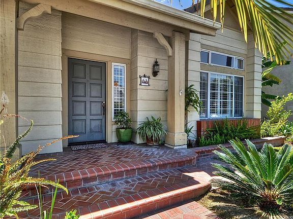 4th image of 16152 Peppertree Ln