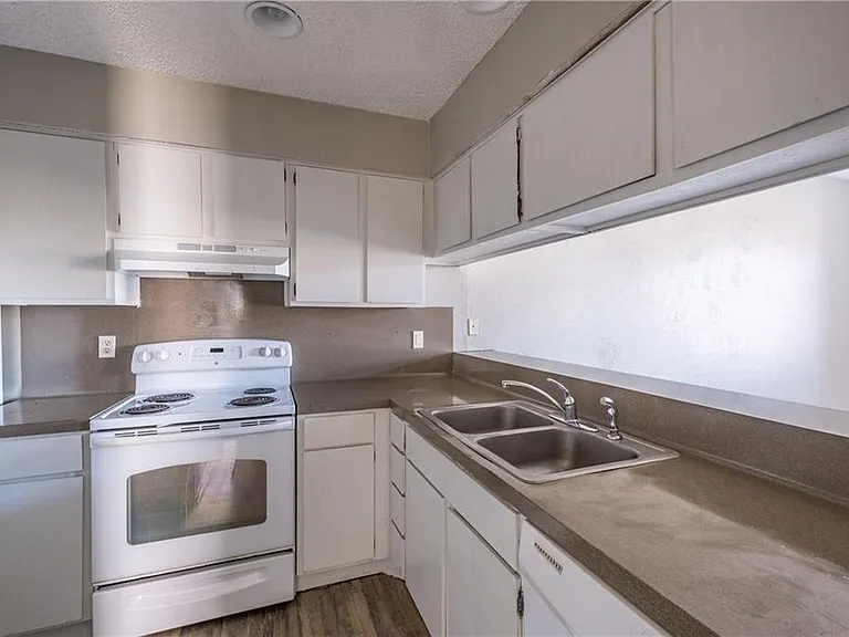 5305 Indio Cv #B — Photo 6