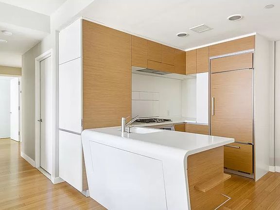 3rd image of 2 River Ter APT 11M