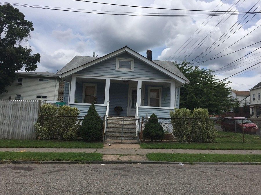 1st image of 137 E 19th St