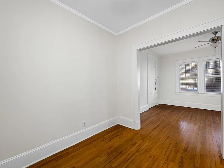 2115 W Hills Ave — Photo 13