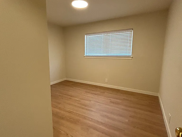 3031 Alma St — Photo 5