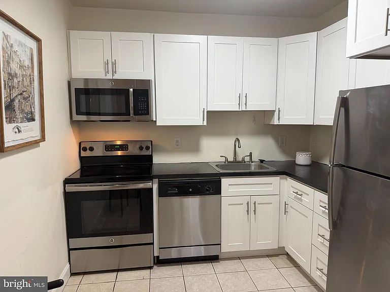 922 S 49th St #-1 — Photo 5