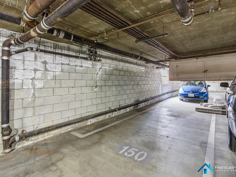 424 Oak St #330 — Photo 20