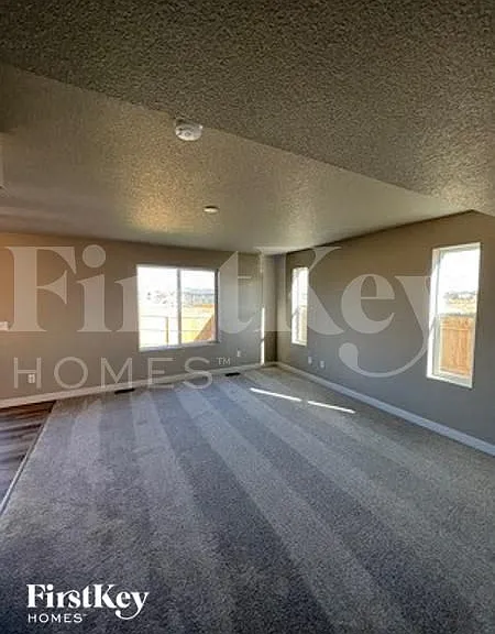 10190 Luneth Dr — Photo 2