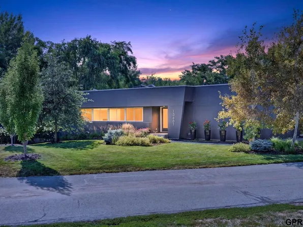 13481 Ogden Plaza Cir, Omaha, NE 68164