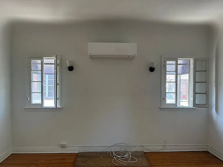 414 N Orange Grove Ave #1/2 — Photo 5