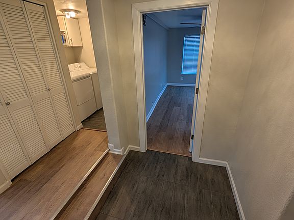 4th image of 1679 Robb St #A