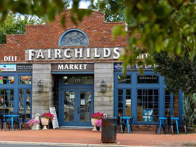 Less than 1 mile from Roseland, offering a variety of local shops, eateries, markets, and more