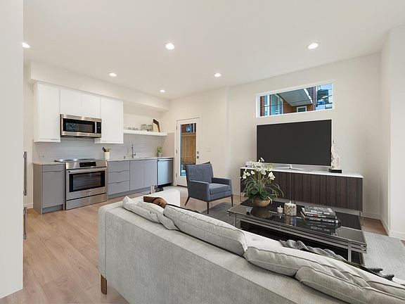 4th image of 710A 11th Ave E