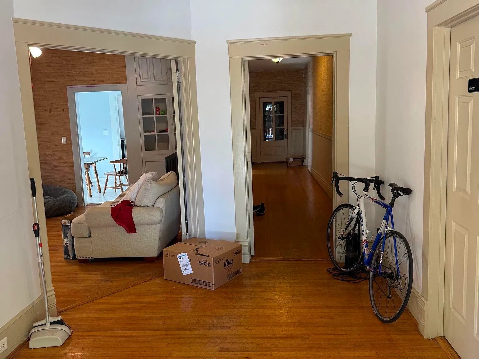4 bed, 2202 sqft, $3,000 — Photo 2