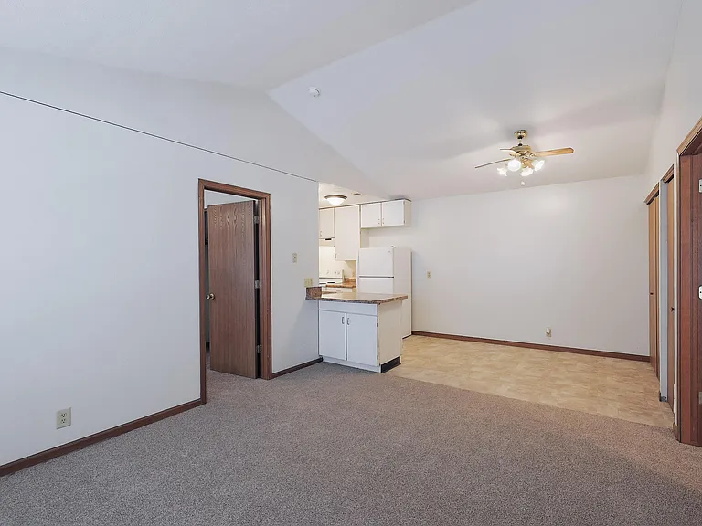 2221 S Street — Photo 23