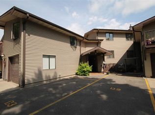 450 N Campbell Rd APT D2, Oshkosh, WI 54902