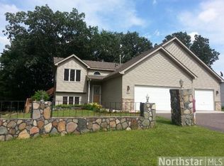 4669 Hamlet Ave N, Oakdale, MN 55128