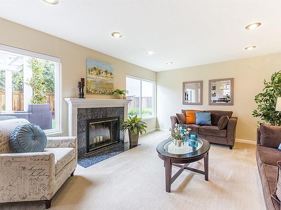 5th image of 1031 Pilinut Ct
