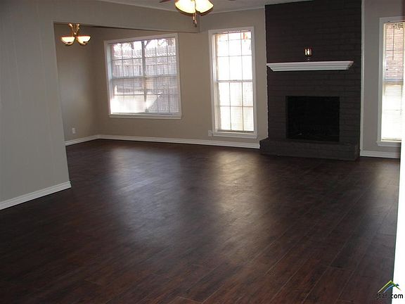 2nd image of 419 Top Hill Dr