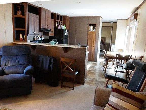 4th image of 84 Jacqueline Dr