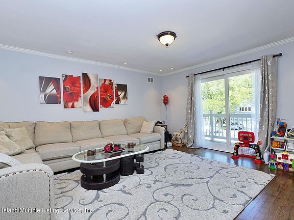 5th image of 340 Tanglewood Dr