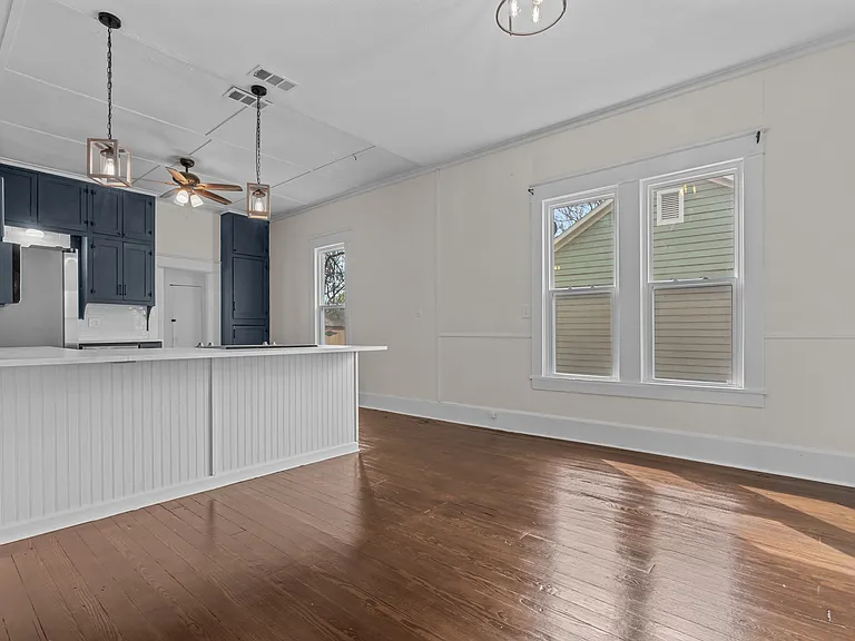718 W Monterey St — Photo 5