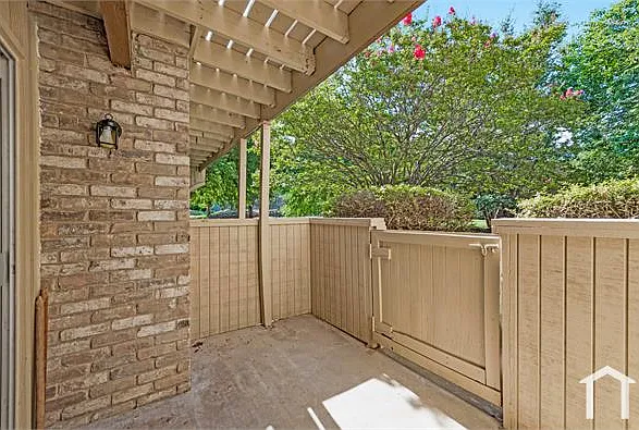 5814 Meadow Wood Ln — Photo 17