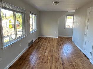 250 E Spencer Uppper Uppper Uppper, Ferndale, MI 48220